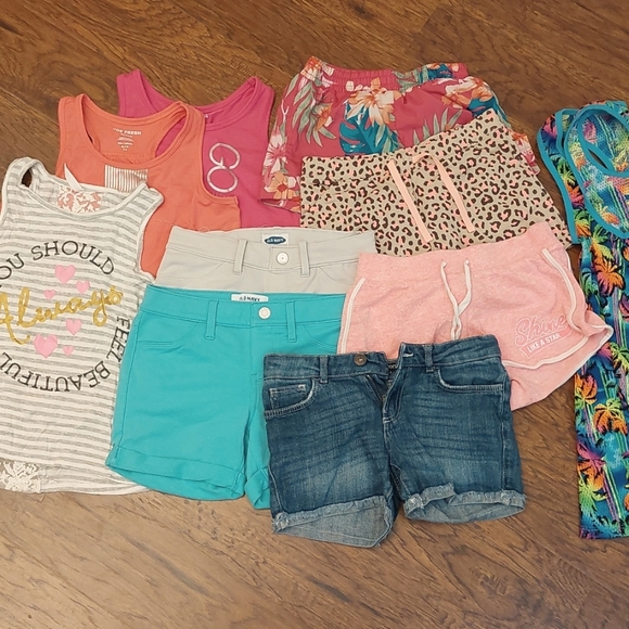 Summer girls mix, 3 tanks, 6 shorts & swimsuit cover - Picture 1 of 5